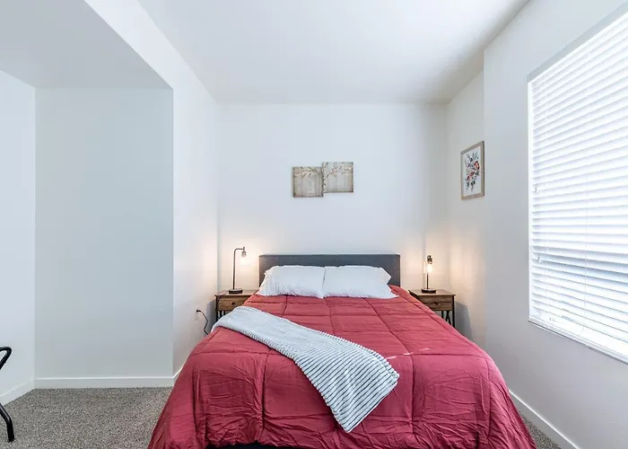 Heaven On Hollywood Furnished Apartments